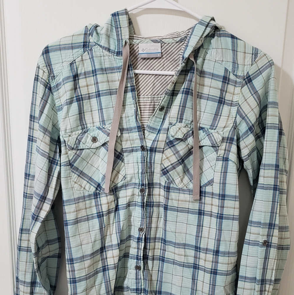 Columbia Women's Blue and Green Plaid Button-Down Shirt